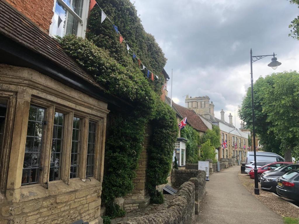 Dease Manor Apartamento Higham Ferrers Exterior foto